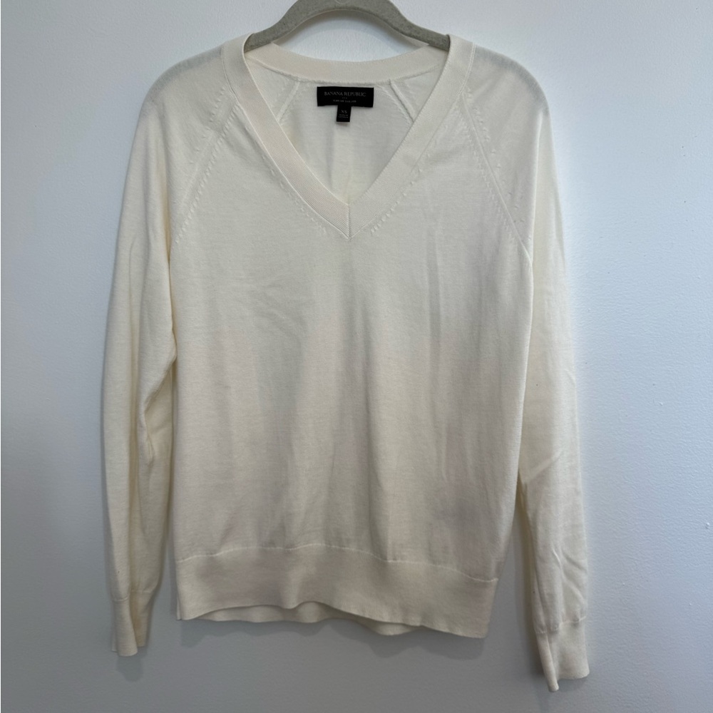 Banana Republic Women's Ivory Sweater